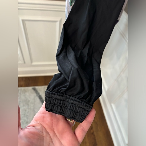 RARE NIKE REVERSIBLE JAPANESE GRAPHIC RUNNING BOMBER JACKET CJ4976-010 WOMEN S - Picture 4 of 14